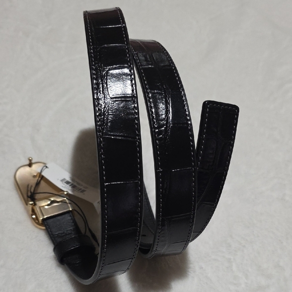 Coach Women's Black Leather Belt. - Picture 3 of 7